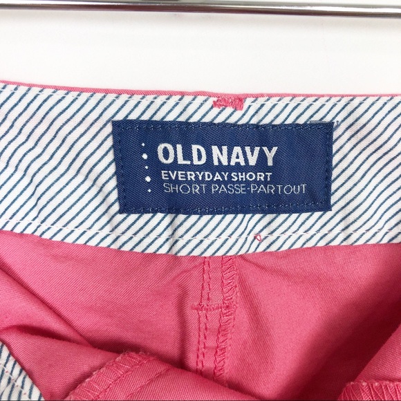 Old Navy Dark Pink Everyday Shorts Size 2 - Picture 3 of 4
